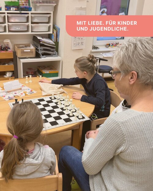 ♟️ Kleine Schachmeister in der Kita Rappelkiste♟️

In der Kita Rappelkiste werden unsere Lernanfängerinnen und...